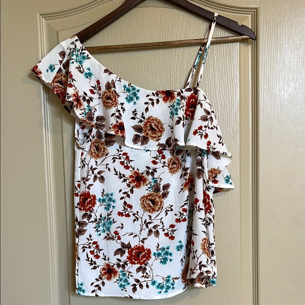 NEW ruffle top